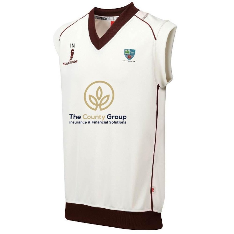 Ainsdale CC Sleeveless Sweater Maroon Trim
